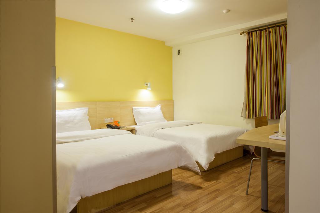 7Days Inn Zhuhai North Railway Station Jinding Ngoại thất bức ảnh